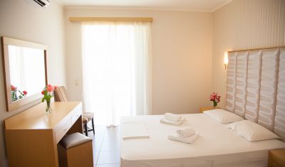 Imagine pentru Hotel Kanali Beach 3*  valabile pentru Litoral 2025