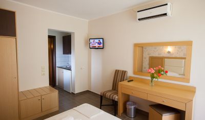 Imagine pentru Hotel Kanali Beach 3*  valabile pentru Litoral 2025