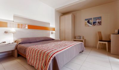 Imagine pentru Hotel Lagomandra Beach & Suites 4* valabile pentru Litoral 2025