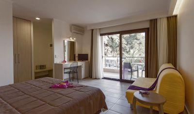 Imagine pentru Hotel Lagomandra Beach & Suites 4* valabile pentru Litoral 2025