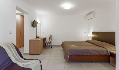 Imagine pentru Hotel Lagomandra Beach & Suites 4* valabile pentru Litoral 2025
