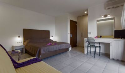 Imagine pentru Hotel Lagomandra Beach & Suites 4* valabile pentru Litoral 2025