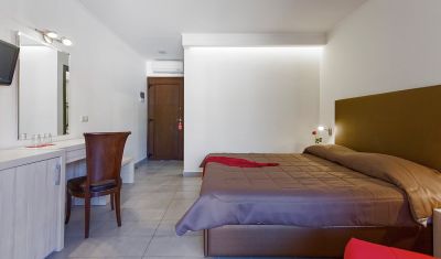 Imagine pentru Hotel Lagomandra Beach & Suites 4* valabile pentru Litoral 2025