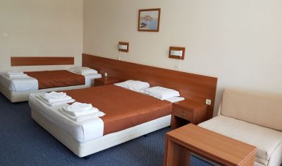 Imagine pentru Hotel Liani 3* valabile pentru Litoral 2025
