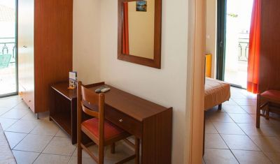 Imagine pentru Hotel Loukas Apartments 2* valabile pentru Litoral 2025