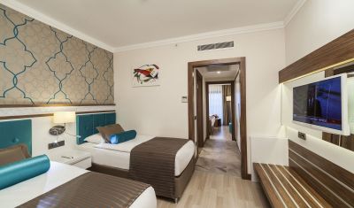 Imagine pentru Hotel Luna Blanca Resort & Spa 5* valabile pentru Litoral 2025