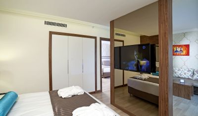 Imagine pentru Hotel Luna Blanca Resort & Spa 5* valabile pentru Litoral 2025