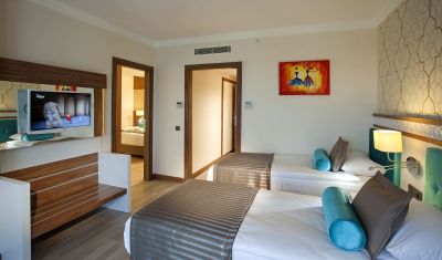Imagine pentru Hotel Luna Blanca Resort & Spa 5* valabile pentru Litoral 2025