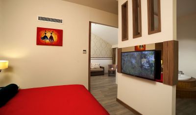 Imagine pentru Hotel Luna Blanca Resort & Spa 5* valabile pentru Litoral 2025