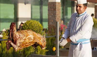 Imagine pentru Hotel Luna Blanca Resort & Spa 5* valabile pentru Litoral 2025