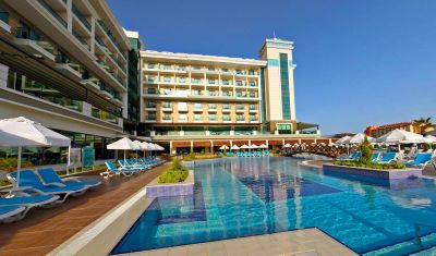 Imagine pentru Hotel Luna Blanca Resort & Spa 5* valabile pentru Litoral 2025