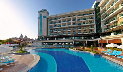 Imagine pentru Hotel Luna Blanca Resort & Spa 5* valabile pentru Litoral 2025