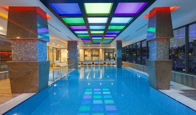 Imagine pentru Hotel Luna Blanca Resort & Spa 5* valabile pentru Litoral 2025