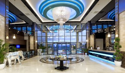 Imagine pentru Hotel Luna Blanca Resort & Spa 5* valabile pentru Litoral 2025