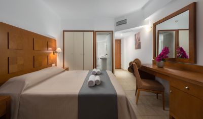 Imagine pentru Hotel Lutania Beach 4* valabile pentru Litoral 2025