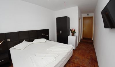 Imagine pentru Hotel Mercur 3* valabile pentru Litoral 2025