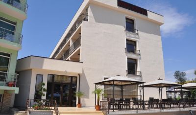 Imagine pentru Hotel Mondial 4* valabile pentru Litoral 2025