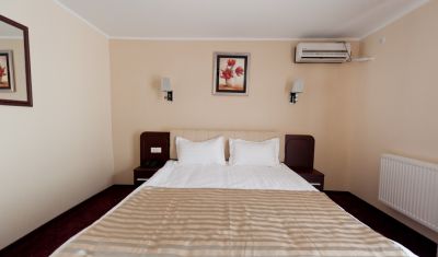 Imagine pentru Hotel Mondial 4* valabile pentru Litoral 2025