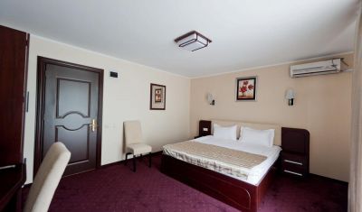 Imagine pentru Hotel Mondial 4* valabile pentru Litoral 2025
