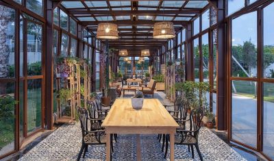 Imagine pentru Hotel Nirvana Cosmopolitan 5*  valabile pentru Litoral 2025