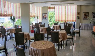 Imagine pentru Hotel Oasis 3* valabile pentru Litoral 2025