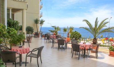 Imagine pentru Hotel Oasis 3* valabile pentru Litoral 2025