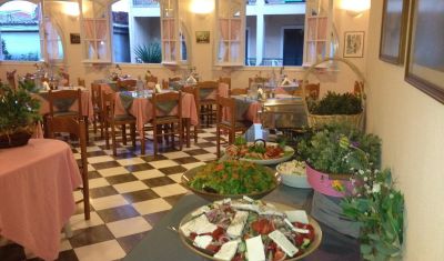 Imagine pentru Hotel Omiros 3* valabile pentru Litoral 2025