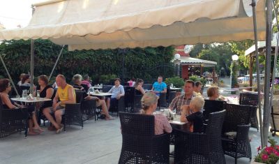 Imagine pentru Hotel Omiros 3* valabile pentru Litoral 2025