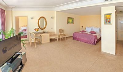 Imagine pentru Hotel Palace Sunny Day 5* valabile pentru Litoral 2025