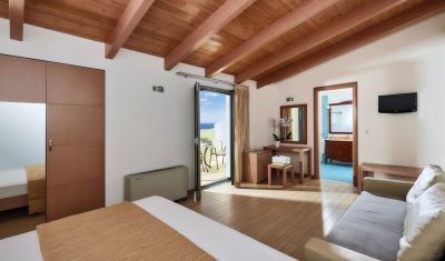 Imagine pentru Hotel Panormo Beach 3* valabile pentru Litoral 2025