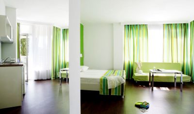 Imagine pentru Hotel Paradise Green Park 3* valabile pentru Litoral 2025