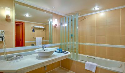 Imagine pentru Hotel Parrotel Beach Resort 5* valabile pentru Litoral 2025