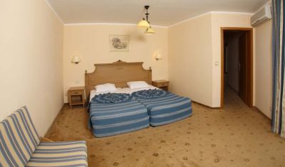 Imagine pentru Hotel Pelican 4* valabile pentru Litoral 2025