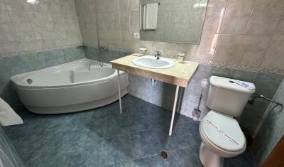 Imagine pentru Hotel Perunika 3* valabile pentru Litoral 2025