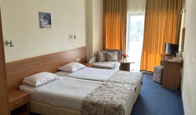 Imagine pentru Hotel Perunika 3* valabile pentru Litoral 2025