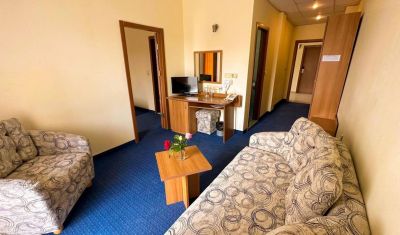 Imagine pentru Hotel Perunika 3* valabile pentru Litoral 2025