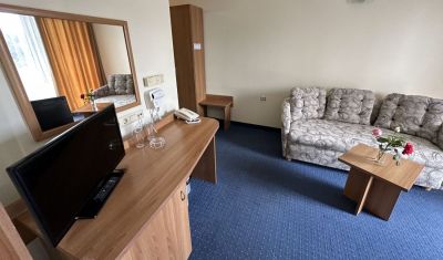 Imagine pentru Hotel Perunika 3* valabile pentru Litoral 2025