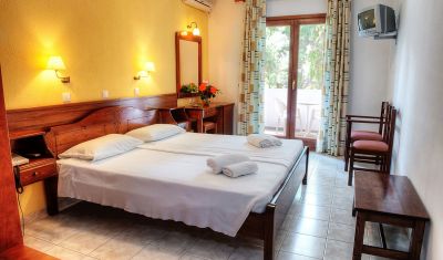 Imagine pentru Hotel Philoxenia 4* valabile pentru Litoral 2025