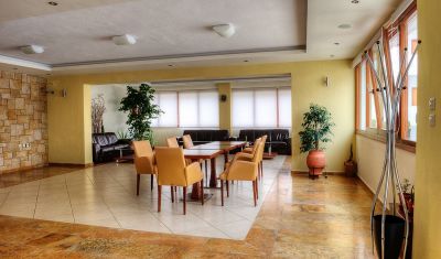 Imagine pentru Hotel Philoxenia 4* valabile pentru Litoral 2025