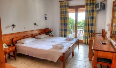 Imagine pentru Hotel Philoxenia 4* valabile pentru Litoral 2025