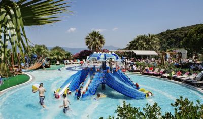 Imagine pentru Hotel Pine Bay Holiday Resort 5* valabile pentru Litoral 2025