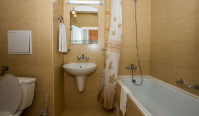 Imagine pentru Hotel Polyusi 3* valabile pentru Litoral 2025