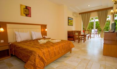 Imagine pentru Hotel Porfi Beach 3*  valabile pentru Litoral 2025