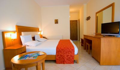 Imagine pentru Hotel Porfi Beach 3*  valabile pentru Litoral 2025