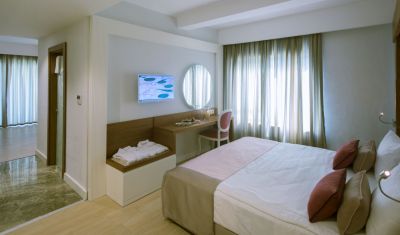Imagine pentru Hotel Port Nature Luxury Resort & Spa 5*  valabile pentru Litoral 2025