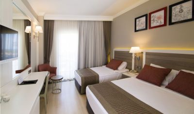 Imagine pentru Hotel Port River 5* valabile pentru Litoral 2025