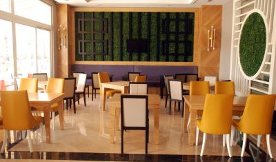 Imagine pentru Hotel Port River 5* valabile pentru Litoral 2025