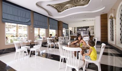 Imagine pentru Hotel Port River 5* valabile pentru Litoral 2025