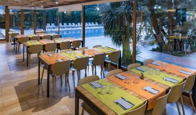 Imagine pentru Hotel President 3* valabile pentru Litoral 2025