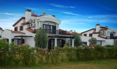 Imagine pentru Hotel River Garden Holiday Village 5*  valabile pentru Litoral 2025